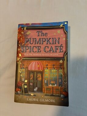 The Pumpkin Spice Cafe by Laurie Gilmore